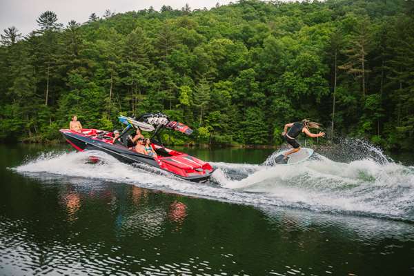 Axis-A22-Wakesurfing